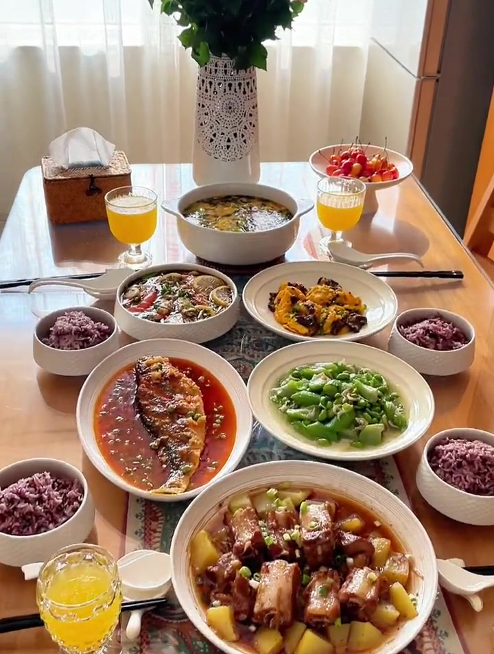 李锦记泰式甜辣酱,酸酸甜甜的口感,清爽解腻,做泰式无骨鸡爪
