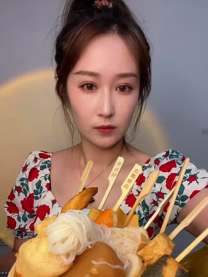 关东煮,里面你最爱吃什么?我先来:萝卜 芋头粉 福袋 北极翅