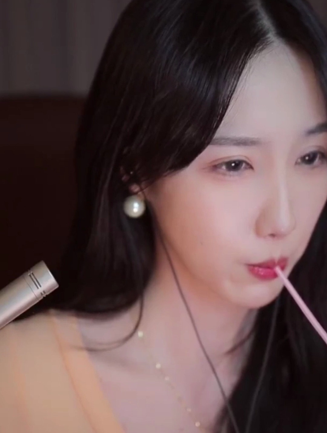 ASMR︱贝拉-助眠 酥麻揉耳朵,敏感催眠发声