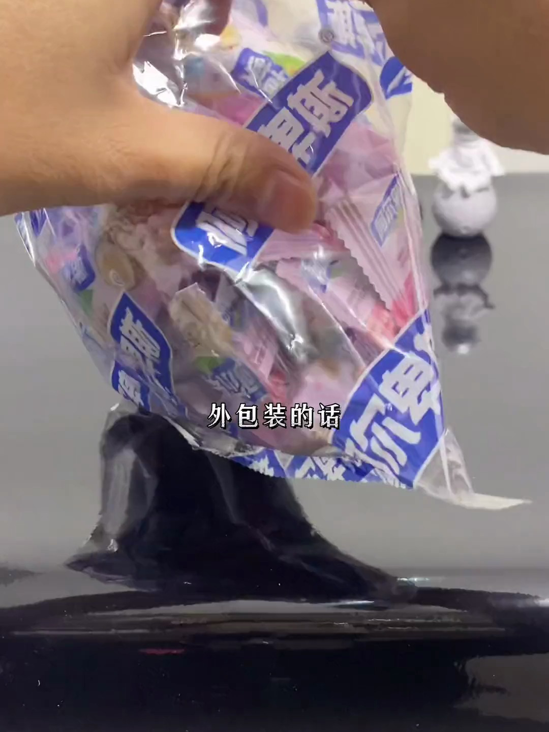 阿尔卑斯果仁夹心巧克力棒,真的好吃吗?一起来试试看吧