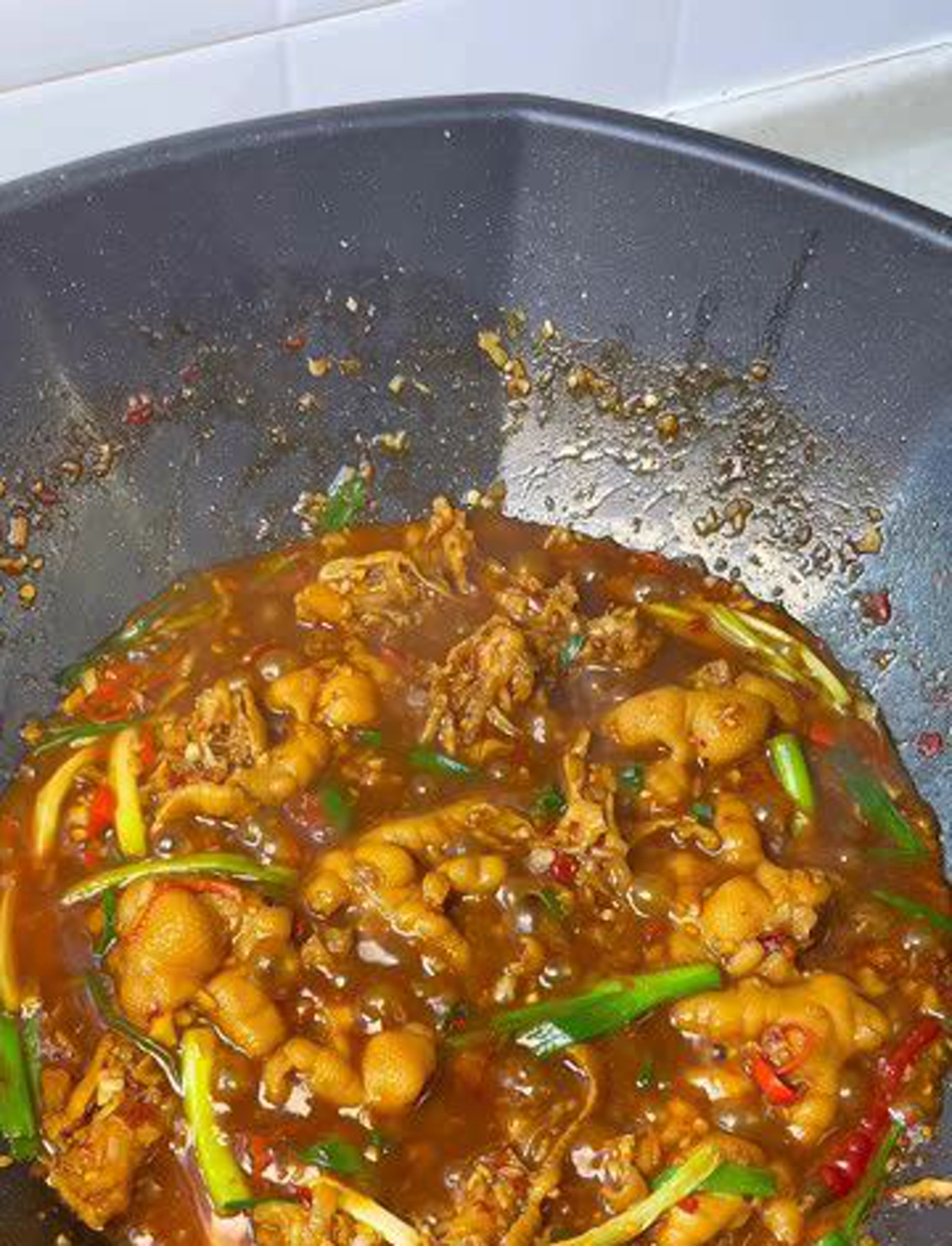 江西风味辣鸡爪,辣得过瘾!