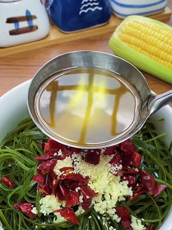 凉拌海带丝怎样做才好吃呢,今天我来教会大家