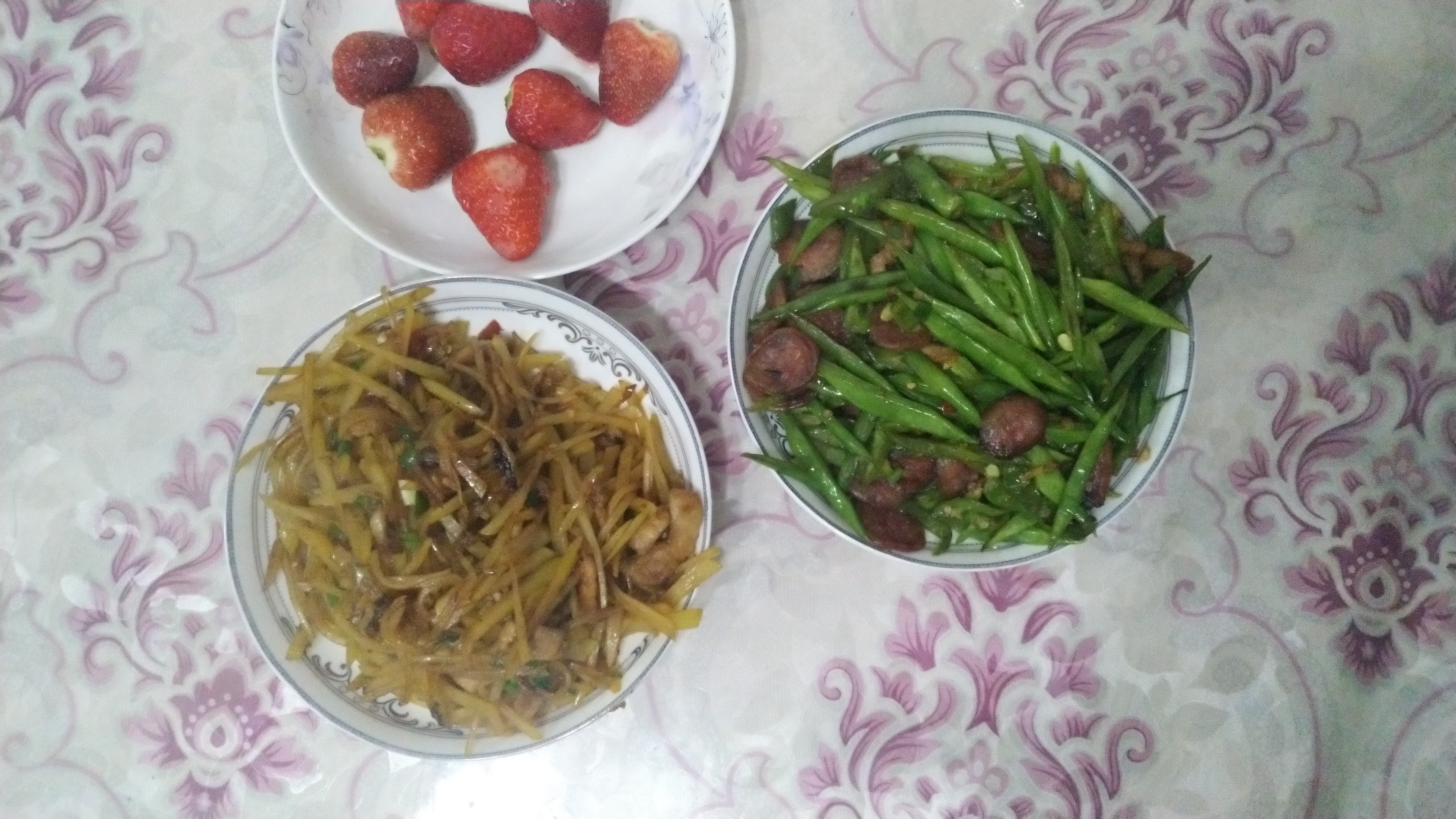 日常晚餐-豆米胡萝卜炒肉丝、培根土豆片