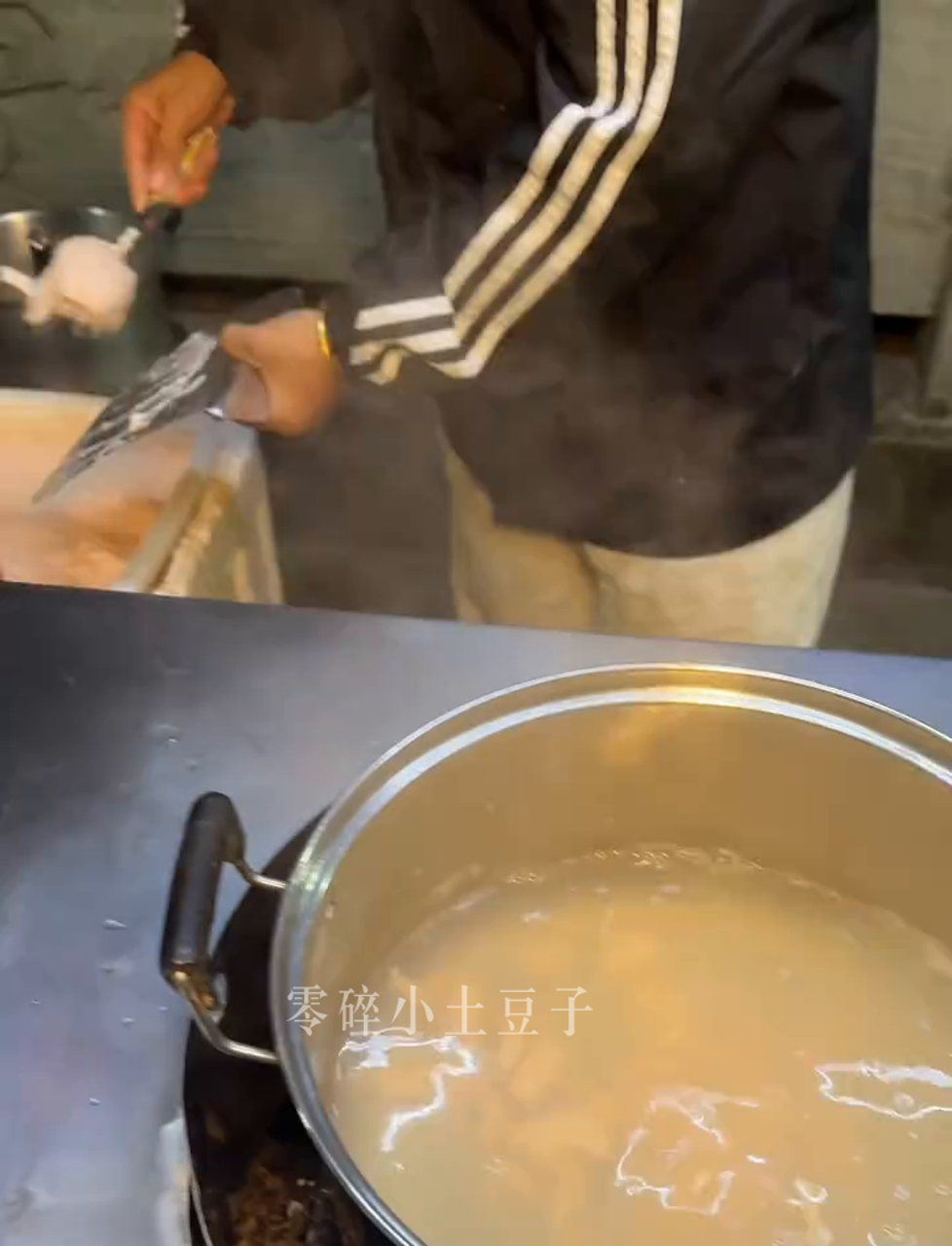 冬日里来碗瘦肉丸泡面,太满足了!