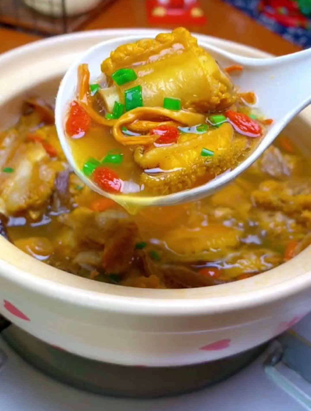 如果你也喜欢喝汤 那这道羊肚菌汤包一定要试试