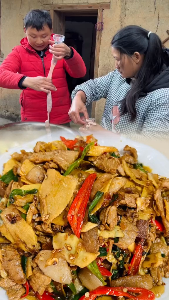 简单炒个冬笋炒肉,吃中午饭灌了几十斤香肠
