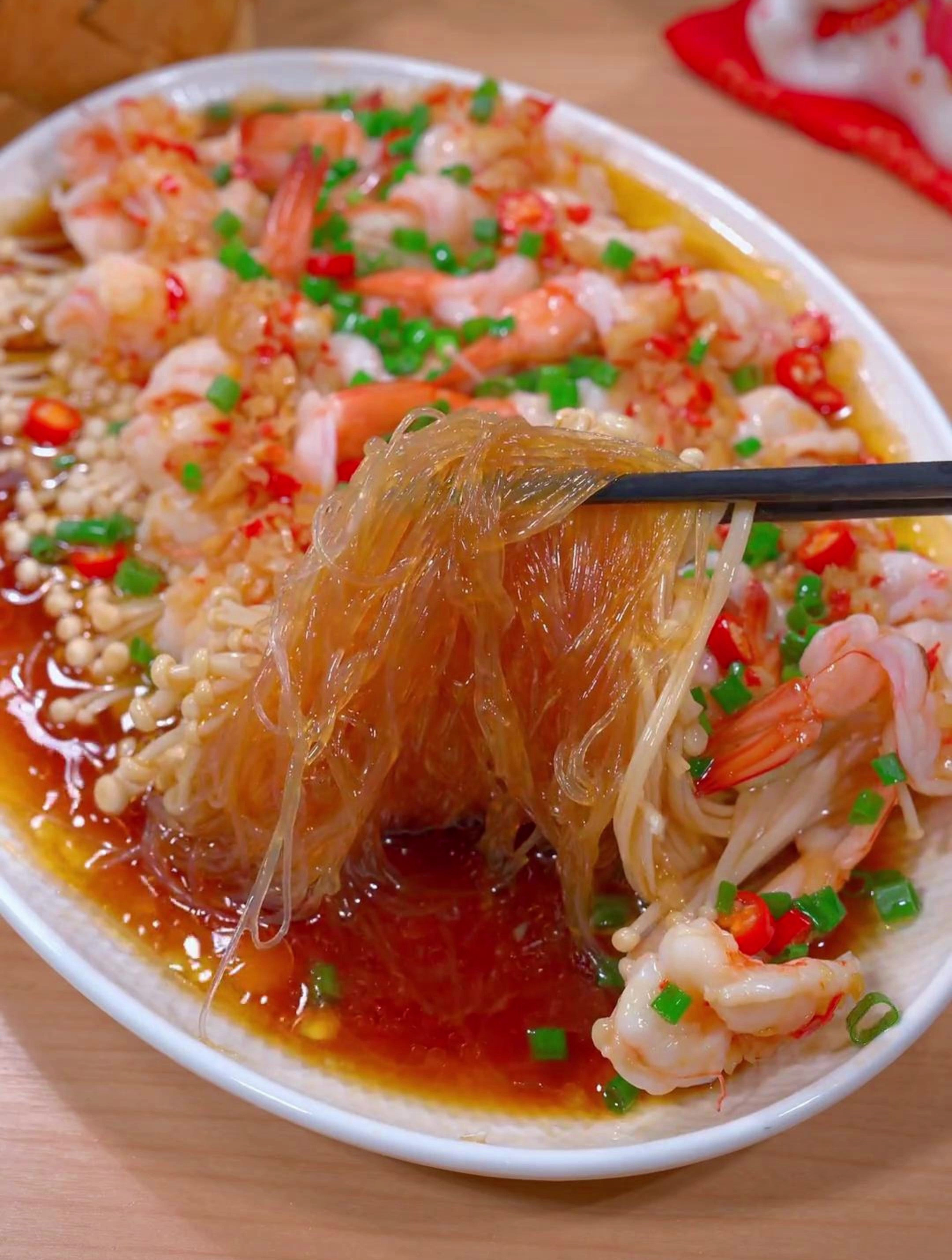 蒜蓉粉丝金针菇大虾的做法