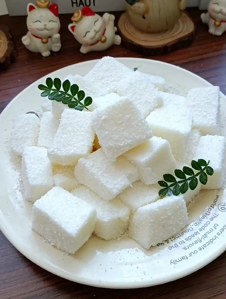 QQ弹弹入口即化的椰蓉牛奶小方