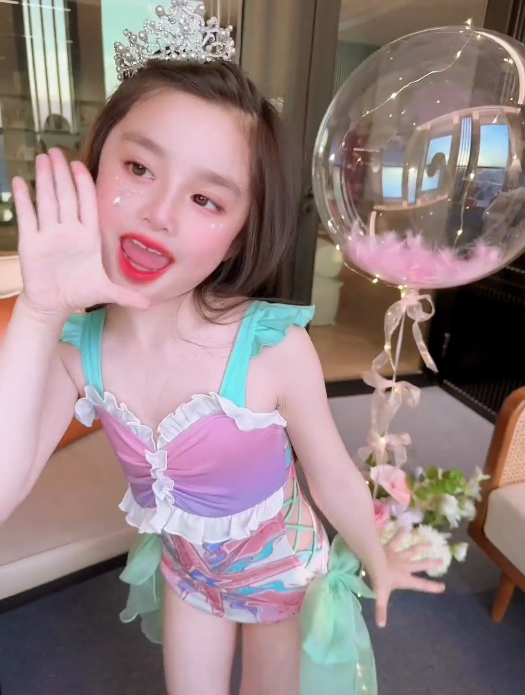 吼吼看的人鱼公主呀!去海边拍组照片不要太美噢!骗你生女儿