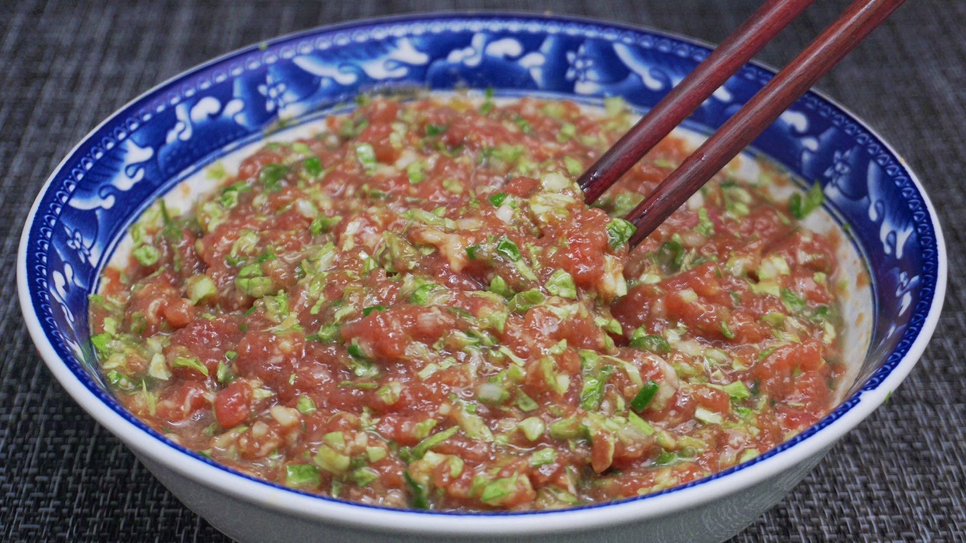 调白菜饺子馅,直接用盐杀白菜是大错,教您饭店不外传配方,真香