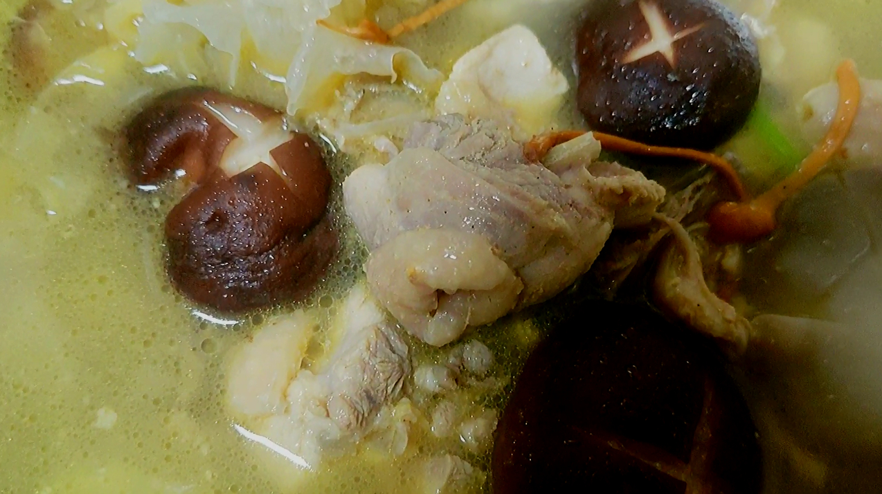 家常菜“生滚土鸡汤”