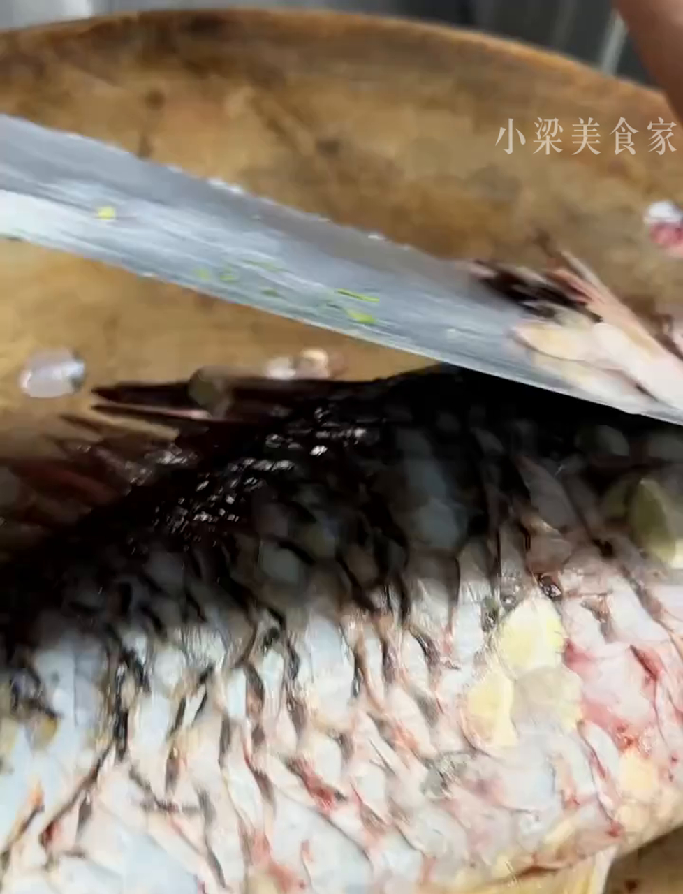 今儿个河南大厨给你露一手:鲤鱼焙面大揭秘