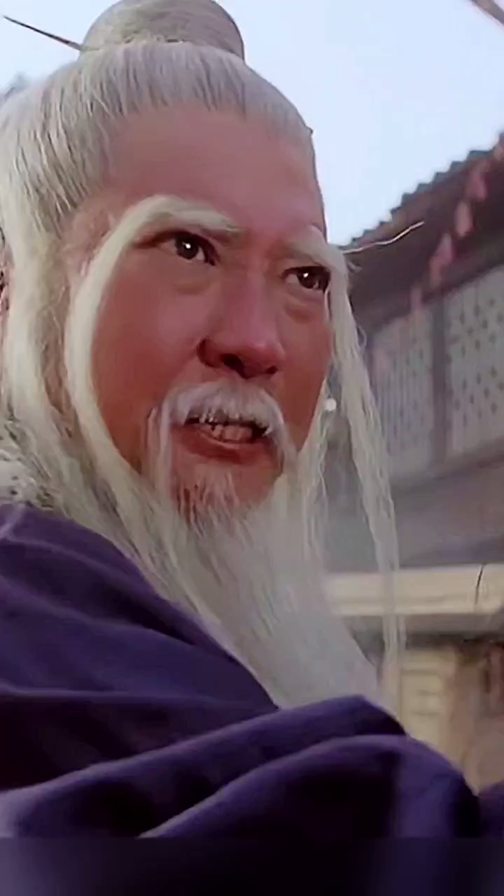 无忌遭到暗算,灭绝师太带领五大派围攻武当山