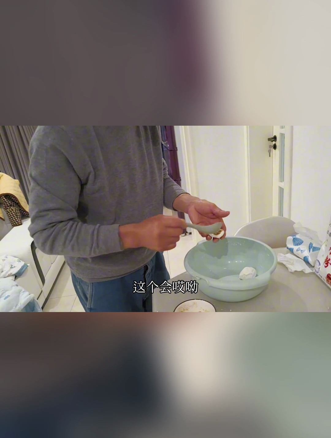 1炒粘圆子你们都吃过吗?远嫁媳妇跟着公婆学做安徽美食