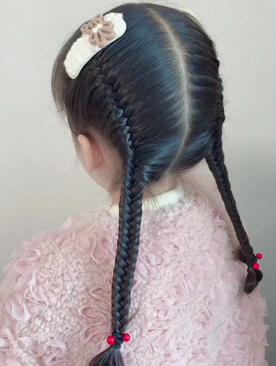 儿童鱼骨双马尾辫编发教程来啦,简洁大方,特别适合上学扎