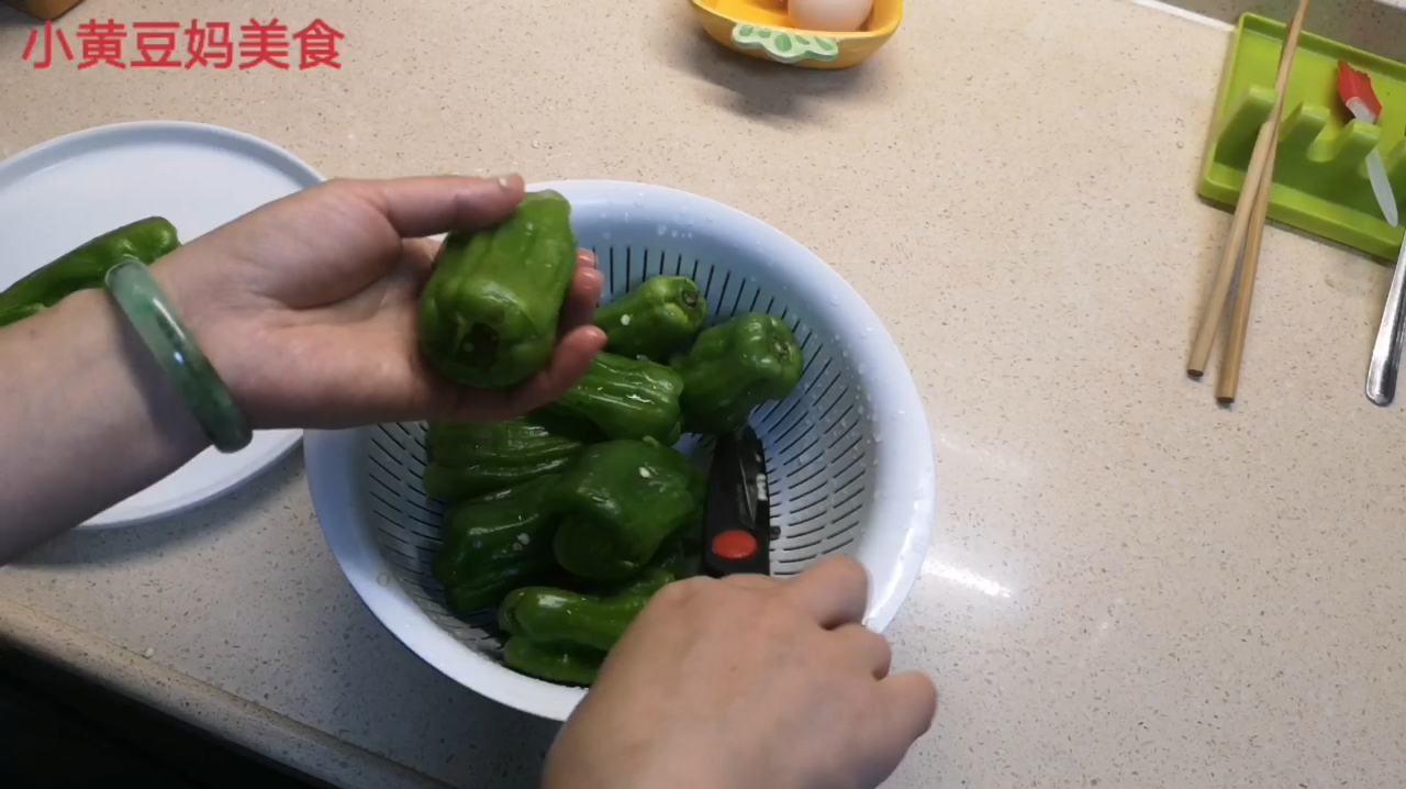 虎皮青椒最简单的做法,比肉都好吃,超级下饭,一大盘上桌不够吃