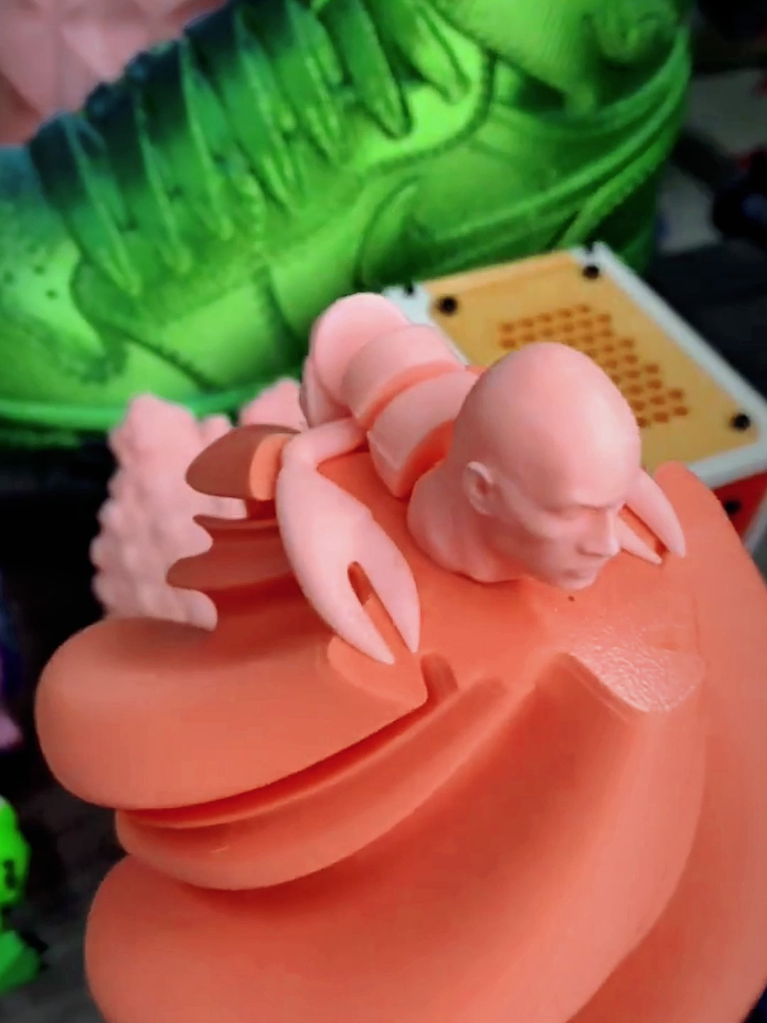 强森家族之强森小龙虾,可以说是非常的丑!哈哈