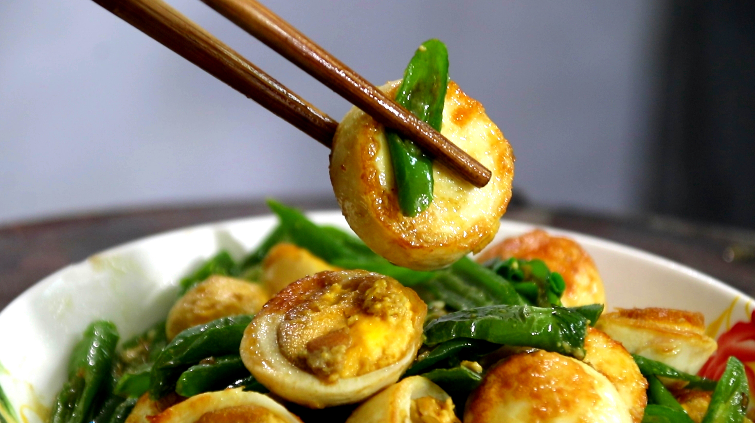 鸡蛋换个新花样简单一做,外焦里嫩,好看又好吃,一顿多吃两碗饭