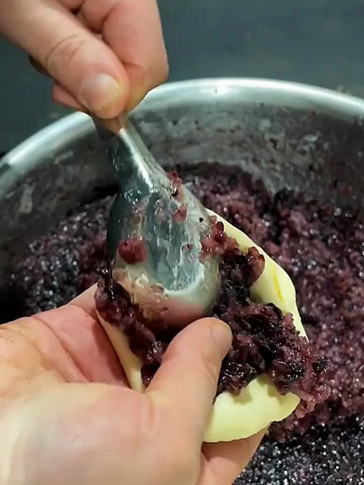 美食分享:豆沙包的做法