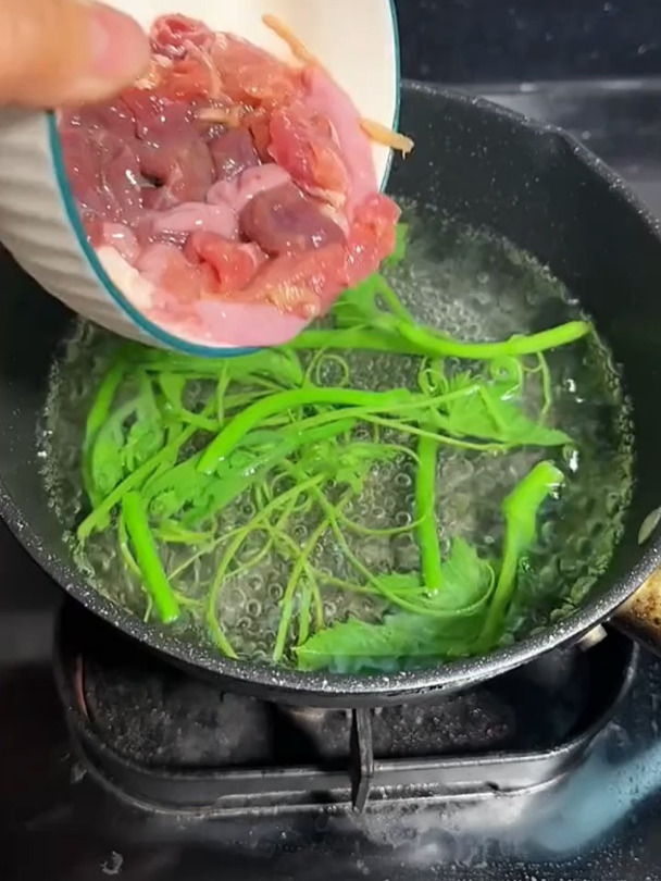 咱们做个瘦肉米粉