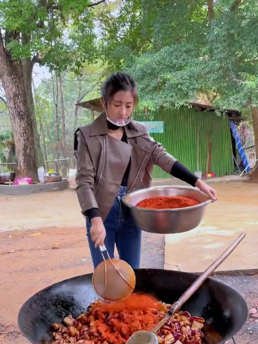 纯手工道州扎肉出锅啦 腊香浓郁 还是小时候妈妈的味道