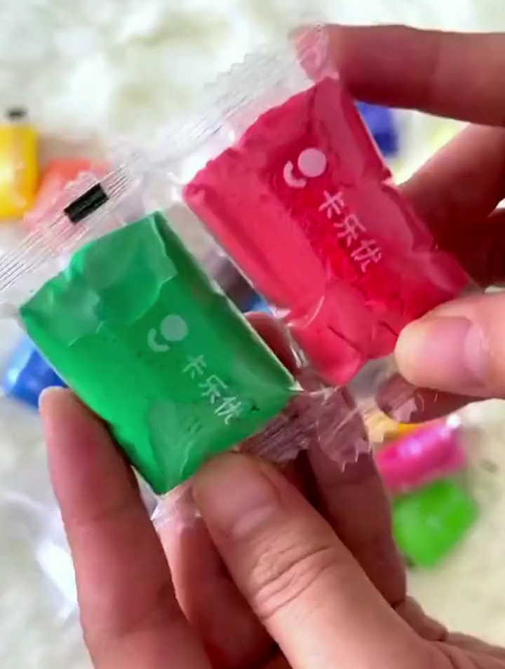 彩泥手工:小鸡仔