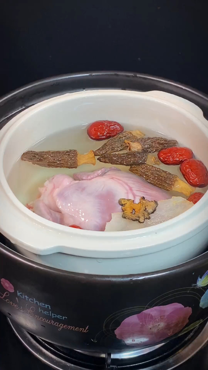 广东靓汤猪心汤在家记得多炖这个汤 好喝又滋补