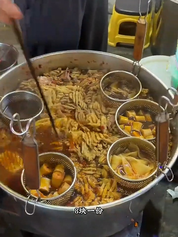广西街头香辣鸡汁豆腐串