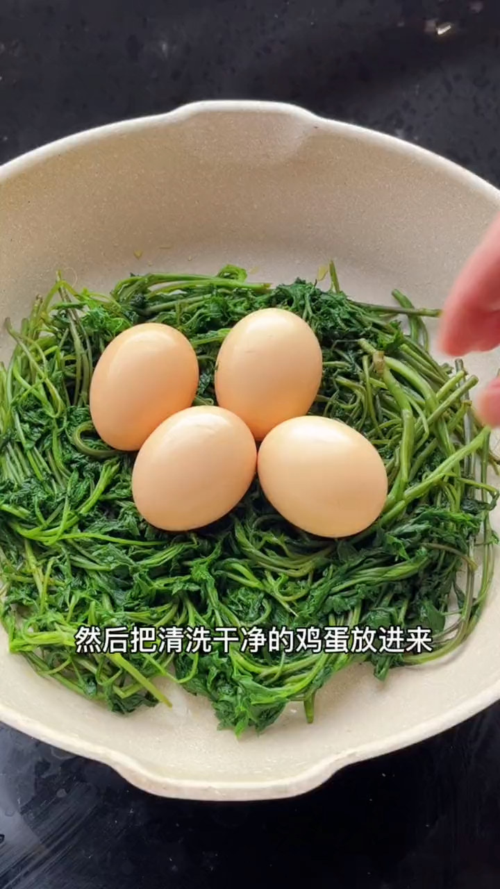 艾草煮鸡蛋有什么作用,你们知道吗?女性朋友一定要收藏起来