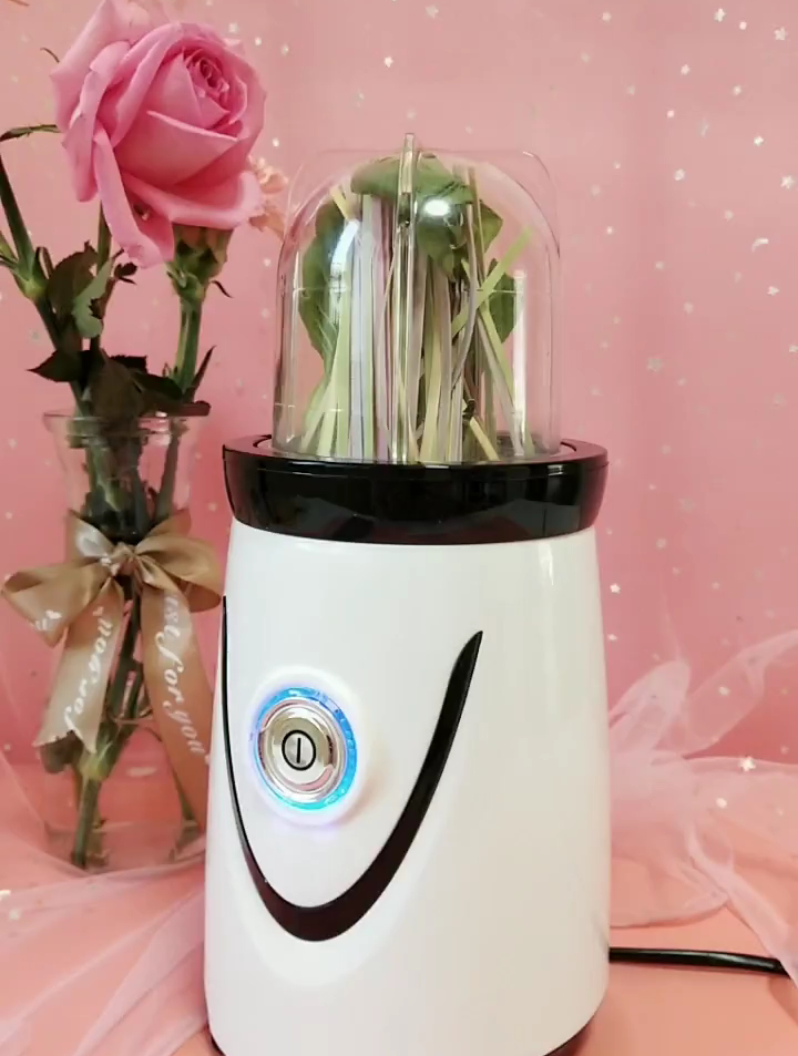 青菜弄汤面8月龄宝宝餐同理可做番茄,胡萝卜,南瓜等蔬菜浓汤面