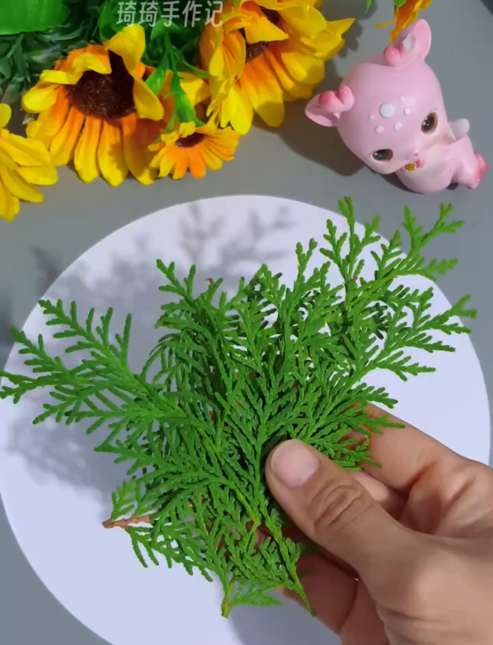 别急着扔花生壳,几步教你做萌趣小鸡捉虫手工画,超简单超有趣!