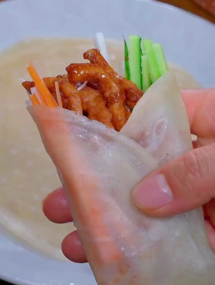 京酱肉丝卷饼!
