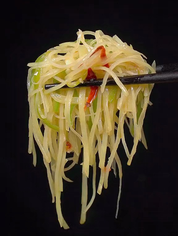 好吃又下饭,这样做的酸辣土豆丝就是不一样