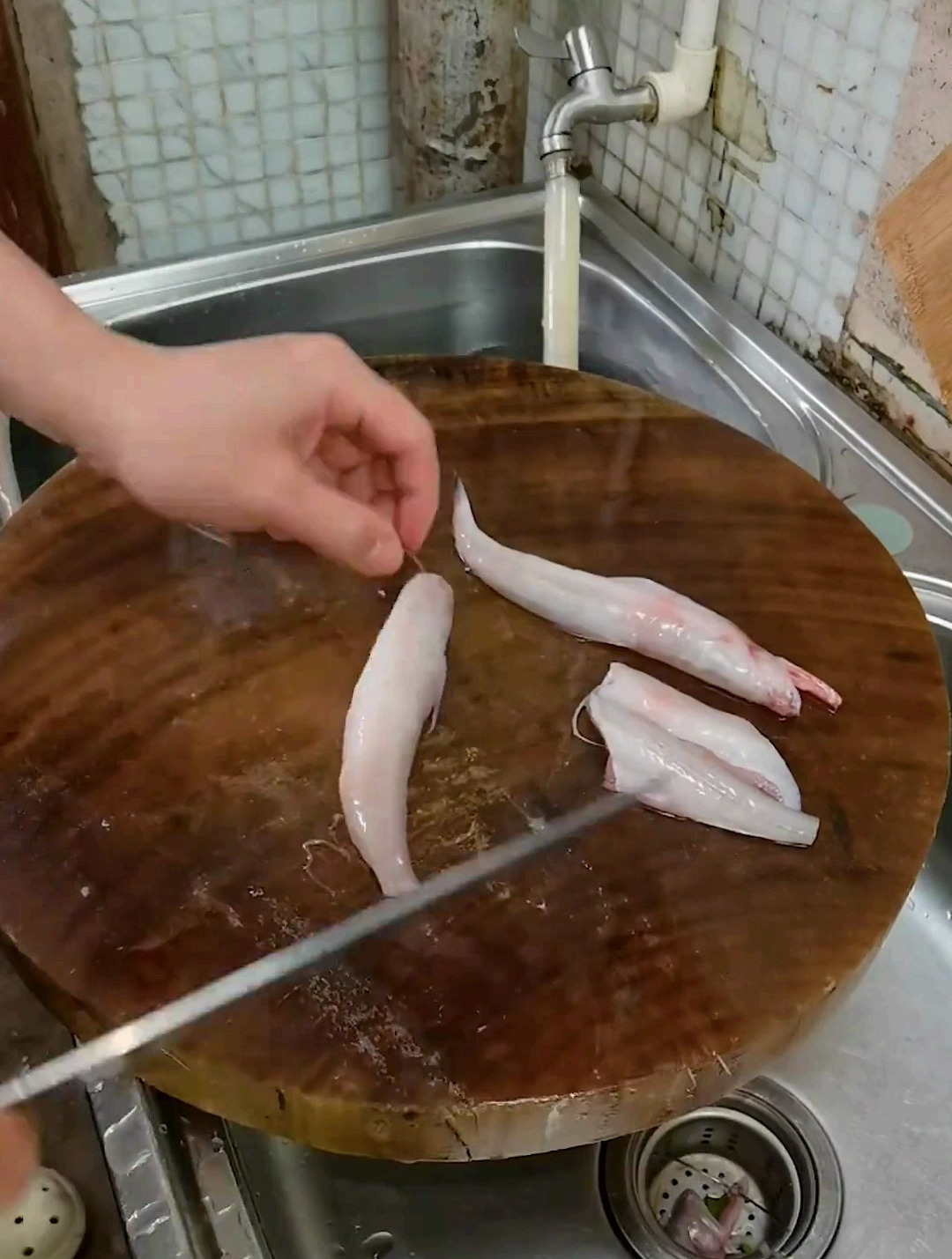 海鲜淮山米粉汤,汤鲜味美,想必也只有在大潮上才能吃得到吧