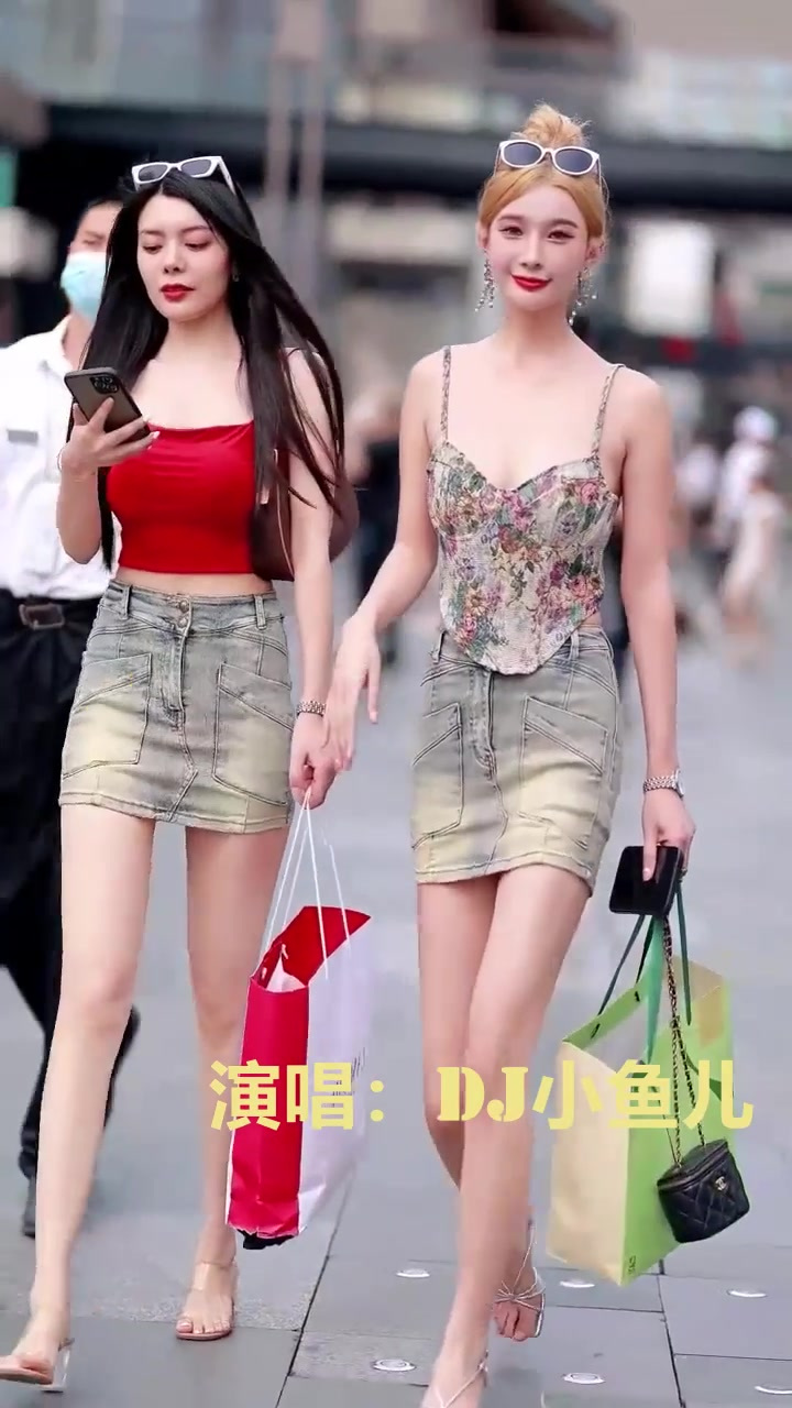 怀旧经典金曲:DJ小鱼儿《人朝里拥抱》