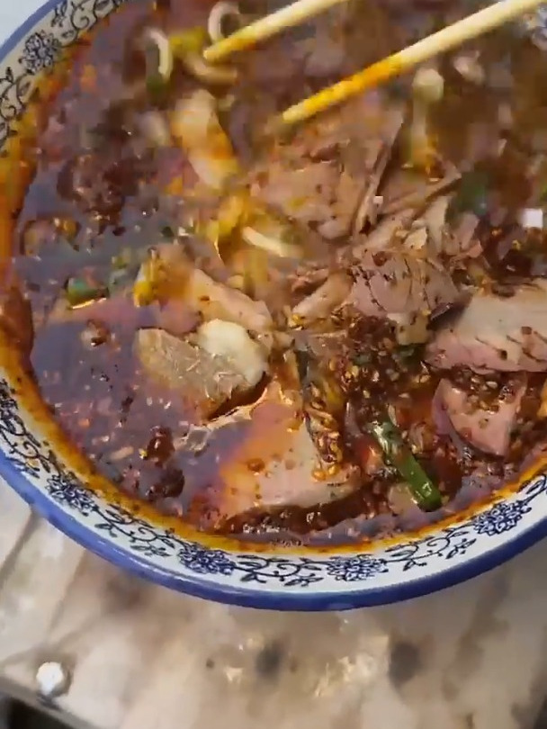 十元一碗的羊肉面吃出了四十的感觉!