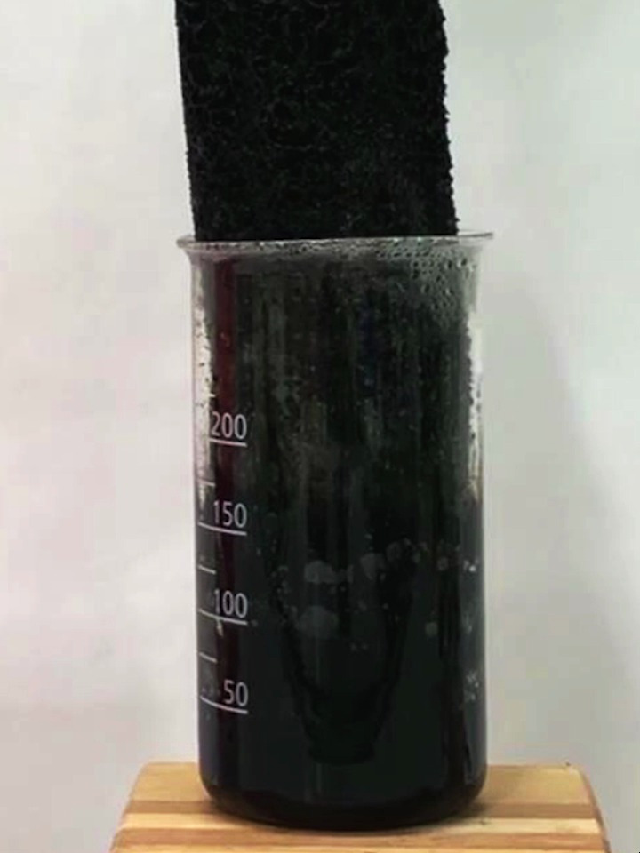 红外相机下观察“黑面包”实验,放出的能量可真多!