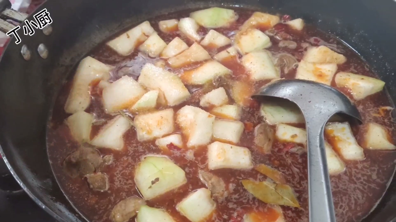 鸭腿炖冬瓜,在家里这样做,比饭店里的香多了,赶紧收藏