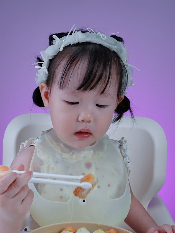 熙薇今天吃个宝宝版鸡排咖喱饭