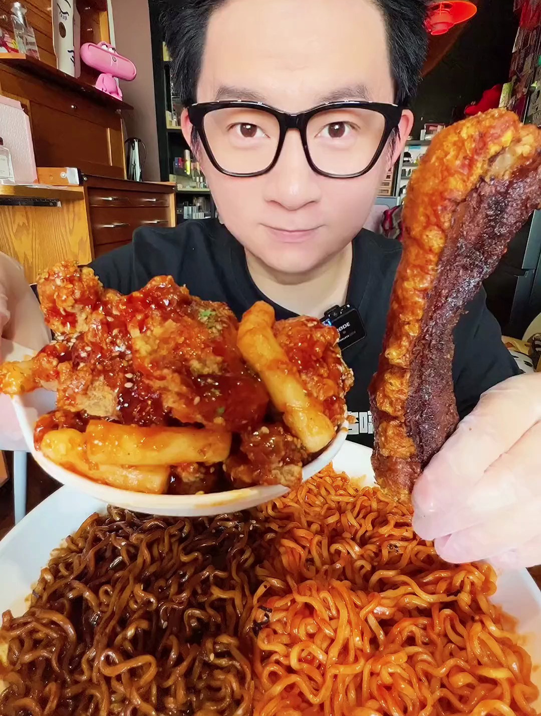 火鸡面脆皮五花肉炸酱面琥珀炸鸡