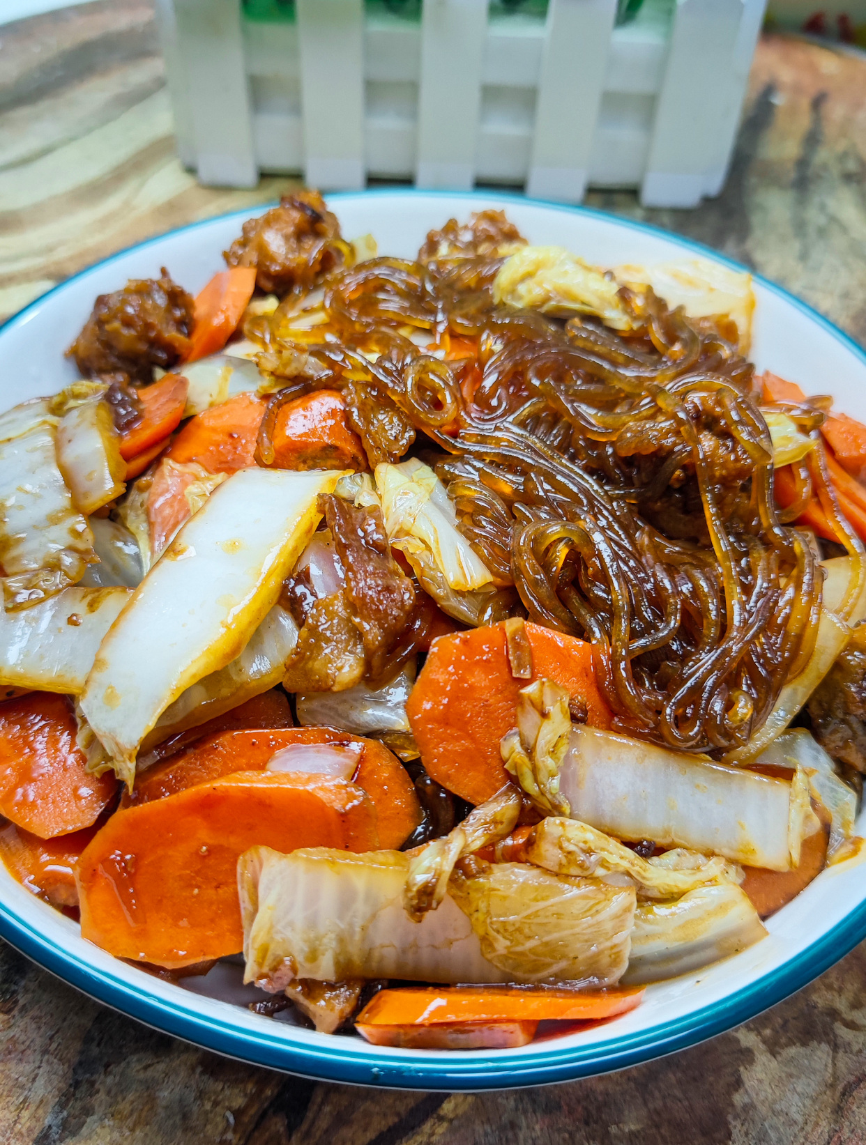 这才是白菜炒粉条的家常做法,简单营养,超级下饭