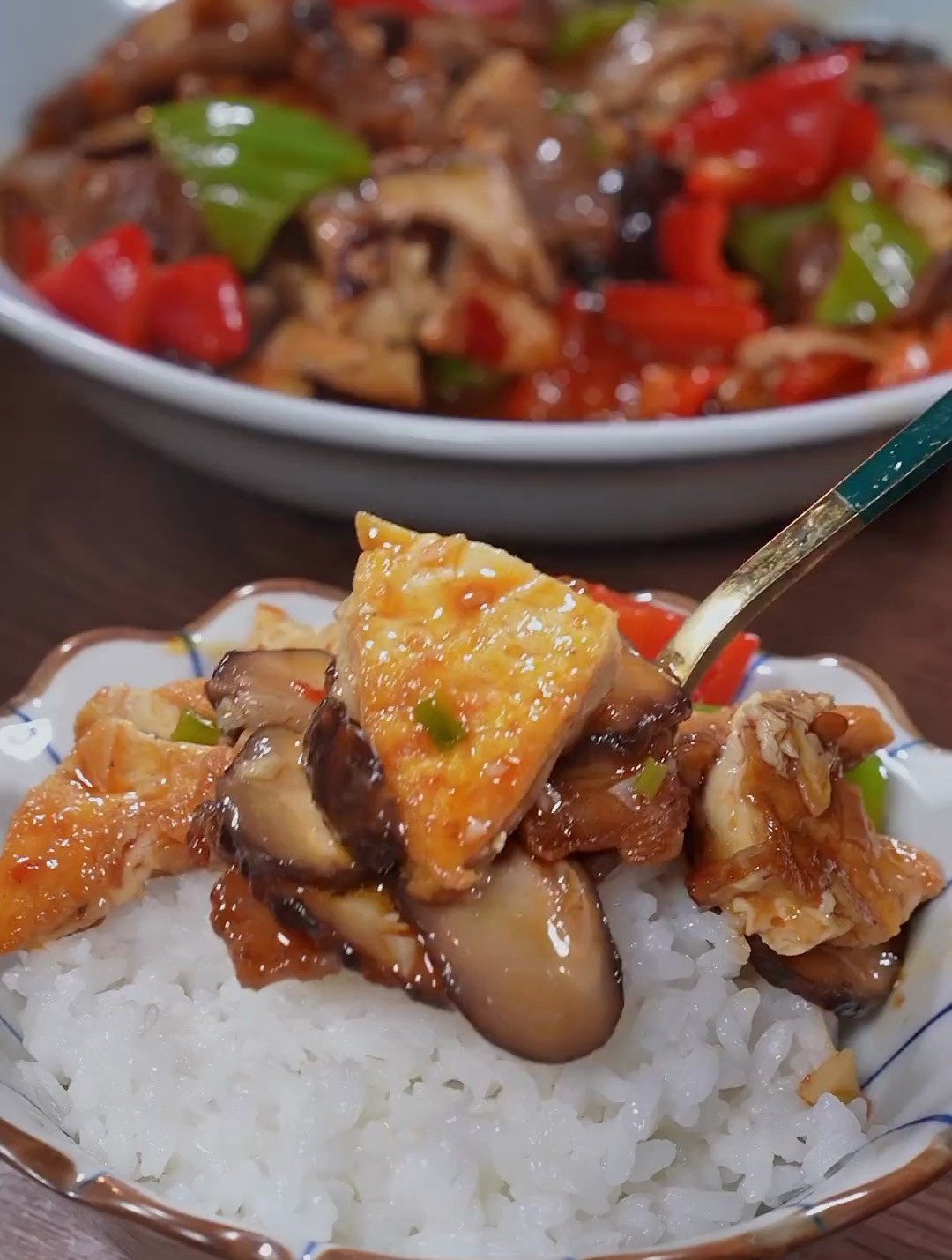 美食分享:这样子做出来的香菇炒豆腐滑滑嫩嫩的