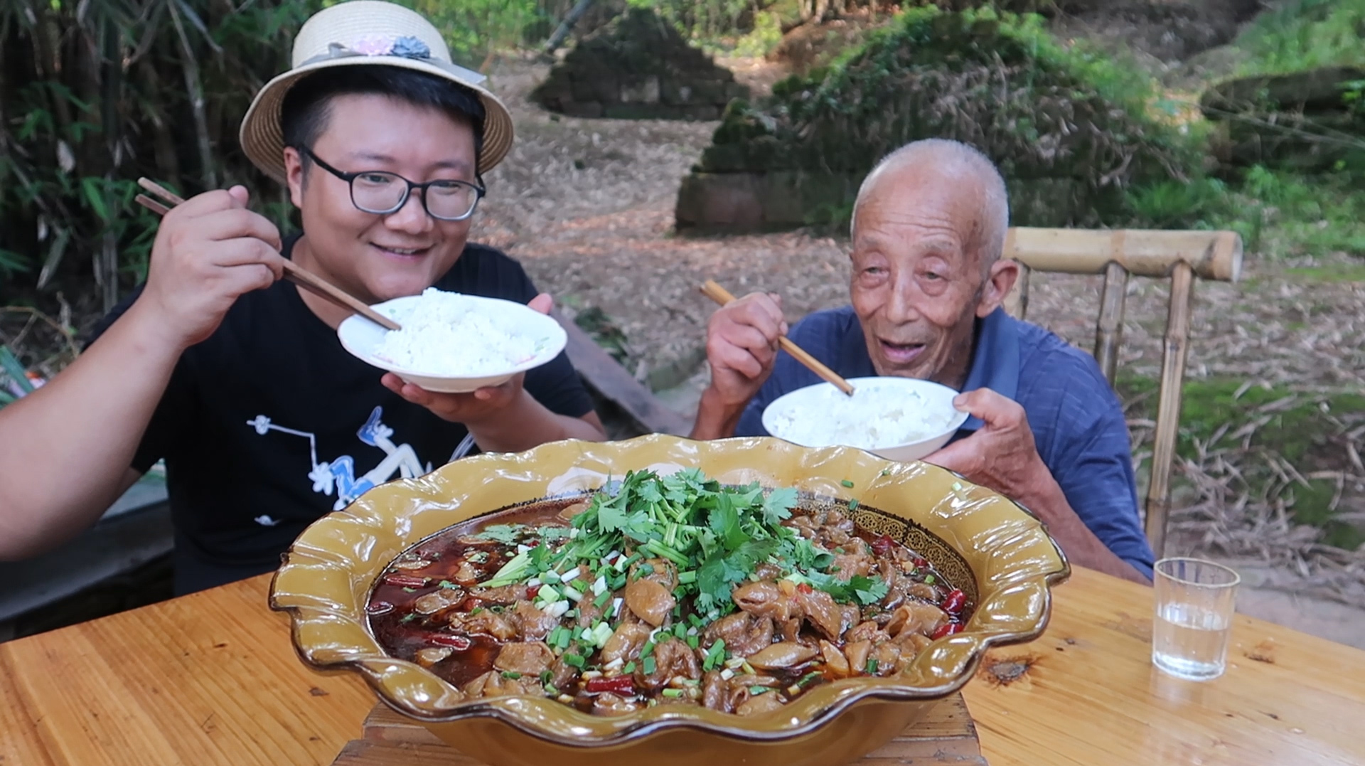 150买6斤肥肠，做川味“红烧肥肠”香辣入味，肥而不腻，吃爽了