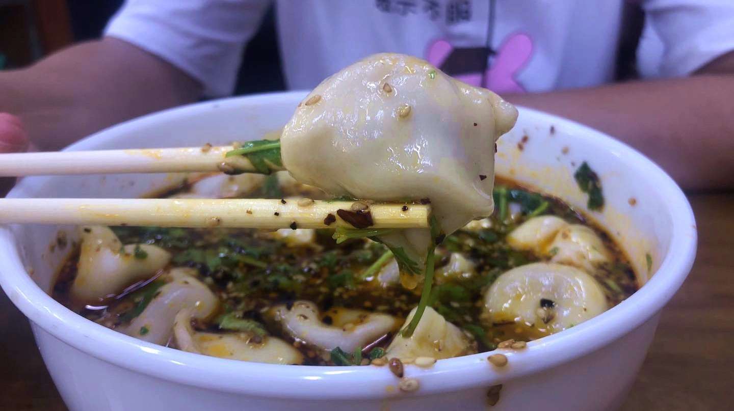 陕西大姐40年只卖一种饺子,下午两点店里还是人来人往,好吃不贵