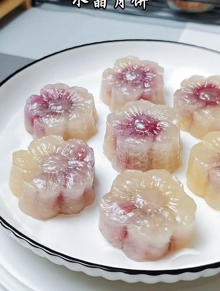 吃腻了传统月饼,在家做款水晶月饼吧