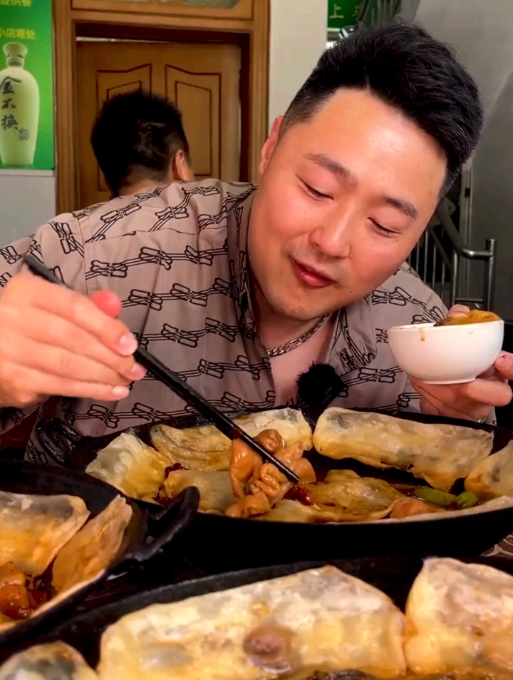 徐州居然是个无辣不欢的地方到地锅鸡的发源地乡村里的地锅鸡