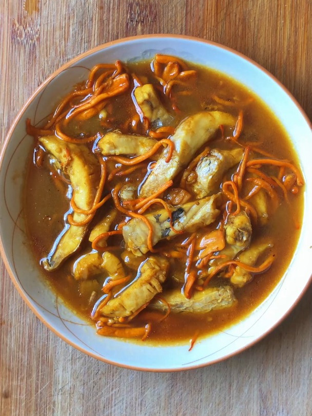 鱼怎么做好吃又简单,分享一道鱼块炒虫草菇