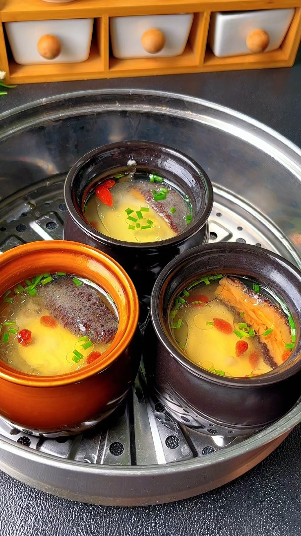 家里小孩不好好吃饭的,你就炖这个山药瘦肉鸡蛋瓦罐汤给孩子吃