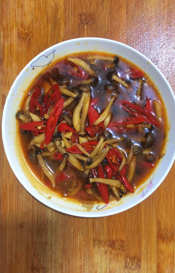 蟹味菇怎么做好吃,分享一道辣炒蟹味菇