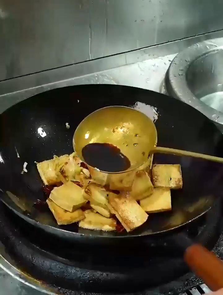 蒜苗炒豆腐没吃过吧